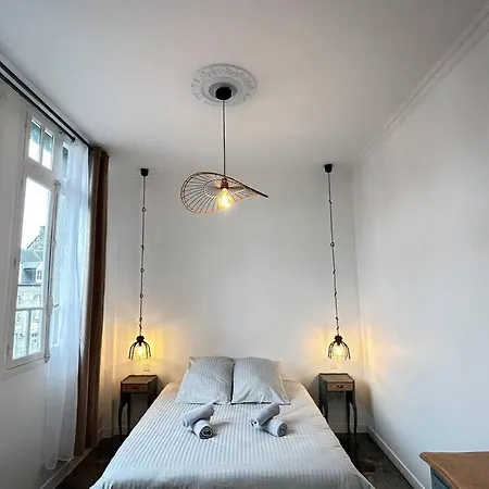 Elegant*epoxy*design&decor Apartment